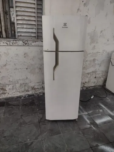 Geladeira Electrolux com defeito 
