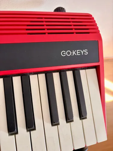 Piano Digital Roland Go Keys muito novo e com suporte
