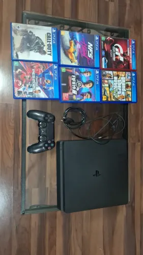 Ps4 Slim com 6 jogos