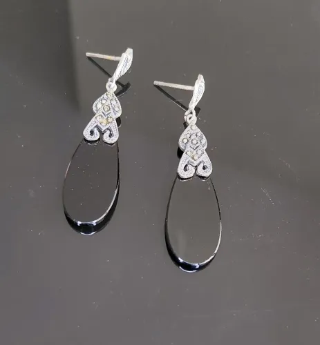 Brincos Pendente Ônix Noir (Prata/Preto).