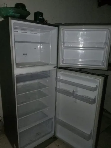 Vende-se geladeira em perfeito estado.