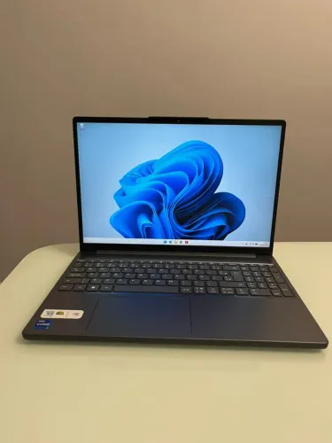 Notebook Lenovo IdeaPad Slim 3 Intel Core I7 16GB 512 GB SSD Windows 11
