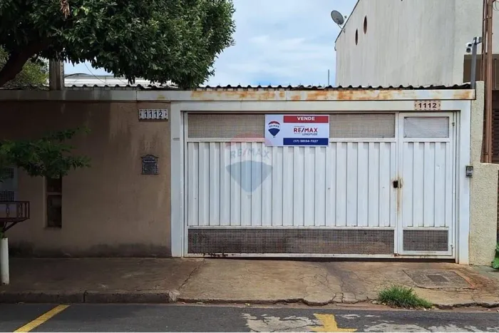 Casa na região central de São José do Rio Preto