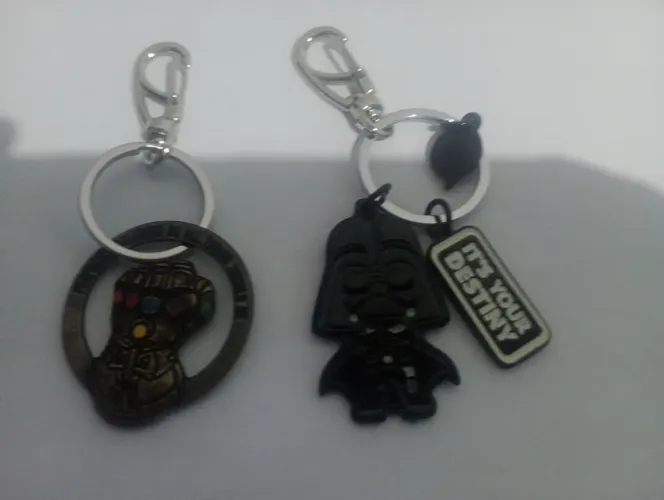 Lote com 2 chaveiros da Pitikas