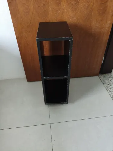 Mesa Cabeceira com rodinhas