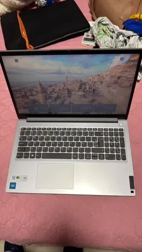 Vende-se um notebook