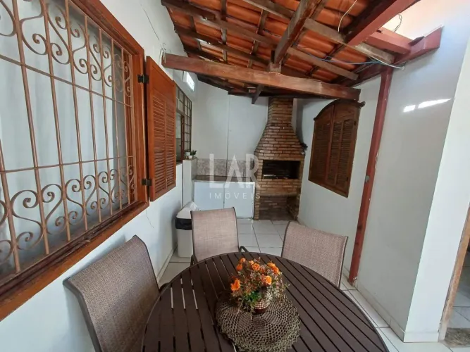Casa Geminada à venda, 3 quartos, 1 suíte, 1 vaga, Santa Amélia - Belo Horizonte/MG