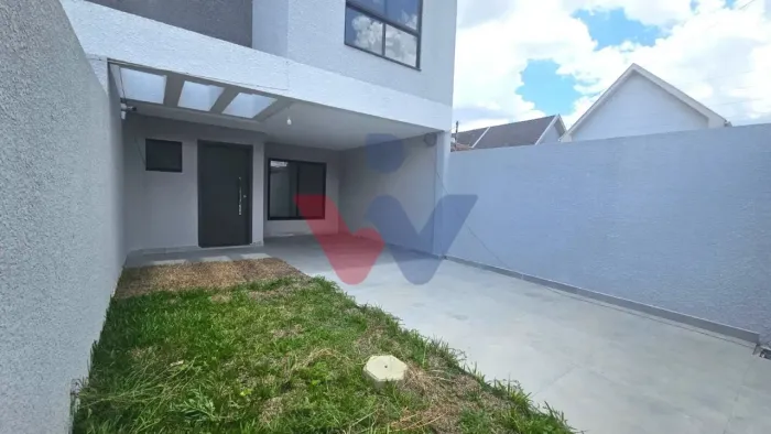 Lindo Sobrado à Venda no Boqueirão Conforto e Localização Privilegiada