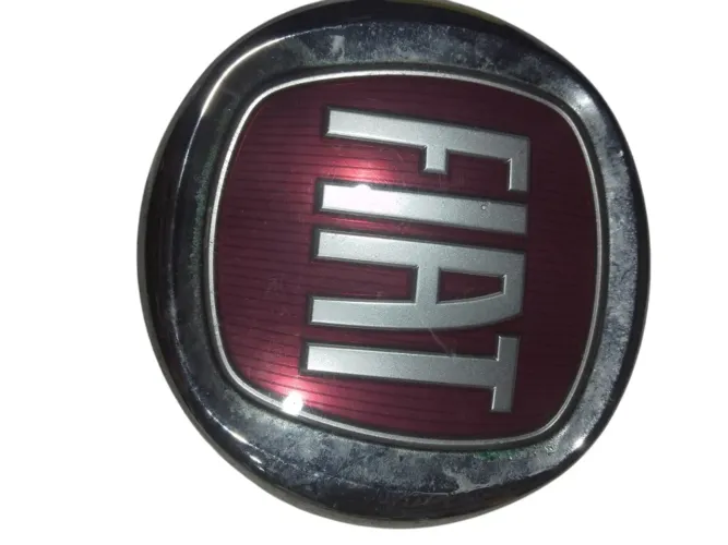 Emblema Dianteiro Linha Fiat Argo Cronos Ducato 2012 A 2022 Vermelho