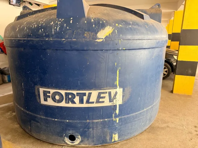 Tanque de 10000l FORTLEV com pequena avaria! 