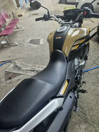 Vendo lander 2024 único dono.
