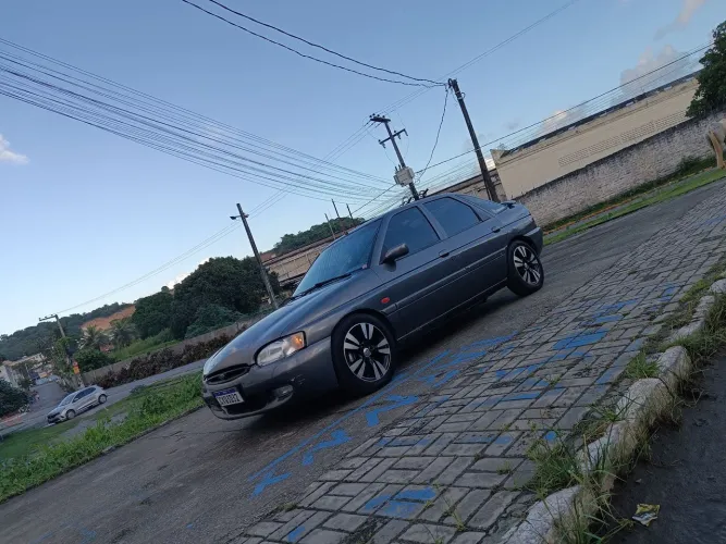Ford Escort GL 1.8i 16V 4P 1999