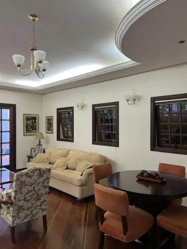 Casa com 4 dormitórios à venda, 380 m² por R$ 1.550.000 - Vila Costa - Taubaté/SP