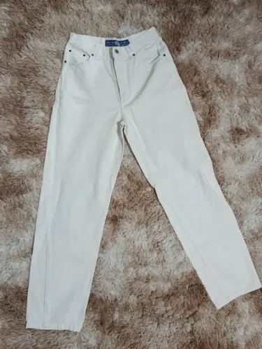 CALÇA EM SARJA BRANCA MODELO BAG COM CGC FIESCOT TAM 42