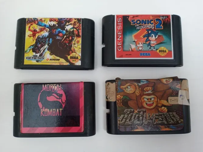 Lote 4 cartuchos do mega drive 200 reais tudo ou 50 reais cada. 
