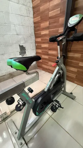 Venda bicicleta ergométrica Athletic Works CHB-S2002BE