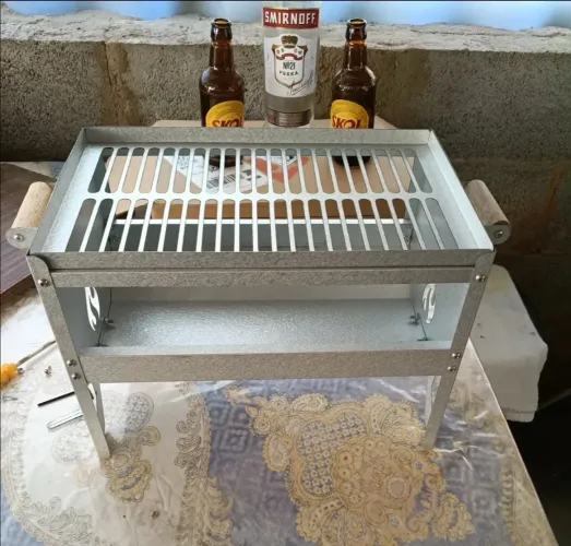 Churrasqueira Compacta Portátil Galvanizada Para Camping