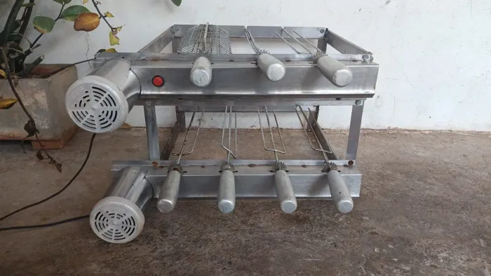 Churrasqueira Giratória em Inox - 2 Andares com Motores (Usada)