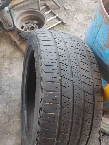 Pneu 275/45/R21