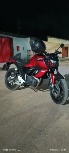 Fz15 Vermelha