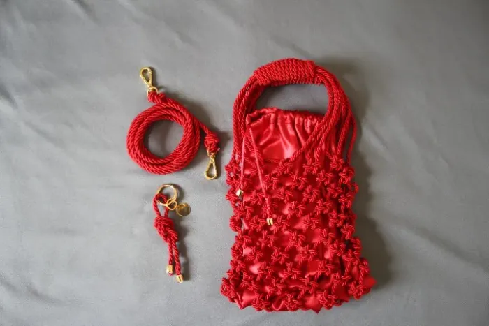 Bolsinha Feminia Feita a Mão