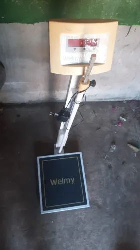 Balança de pé 200kg... *47