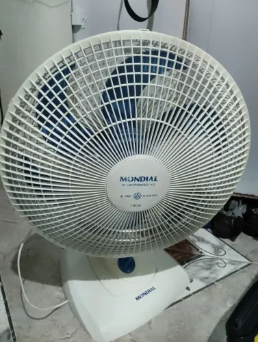 Vendo um ventilador 40cm 100 reais. Funcionando