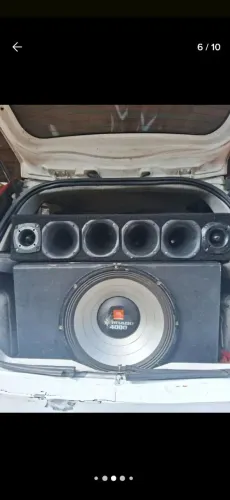 Som automotivo potente