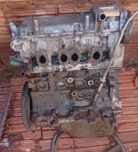 Motor fire 1.o trancado , completo..