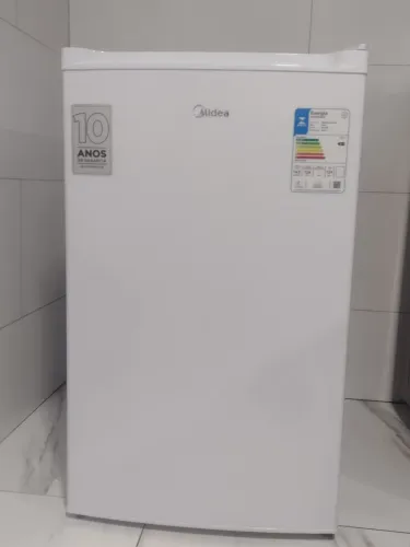 Frigobar Midea 124 Litros