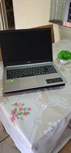 Vende-se notebook em ótimas condições.