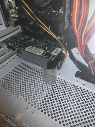 GT 640 2GB ÓTIMA PRA QUEM BUSCA DESEMPENHO, MAIS NÃO TEM UMA CONDIÇÃO TOP
