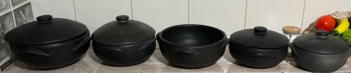 conjunto de panelas de barro preto (cerâmica artesanal)
