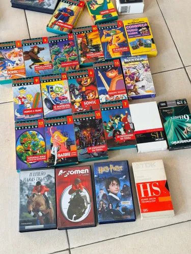 Lote de Fitas VHS e Fitas Cassete Antigas - Relíquias / Coleção