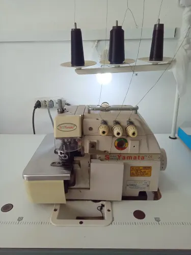 MÁQUINA OVERLOCK INDUSTRIAL 