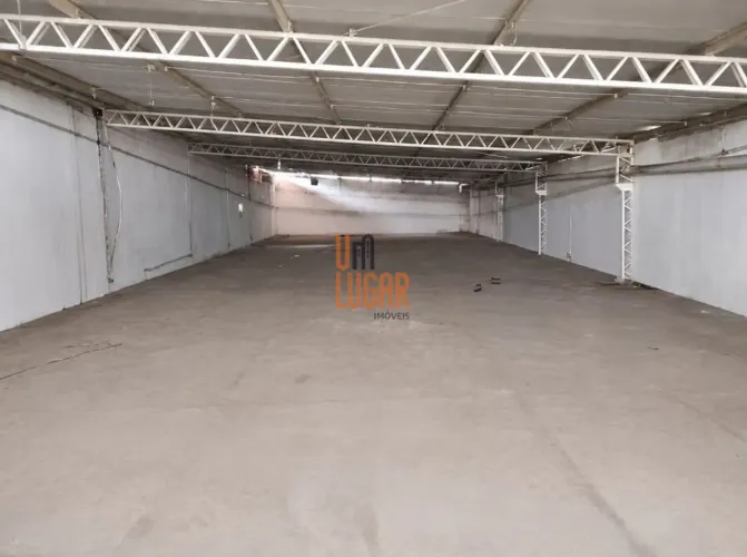 Um Lugar Imóveis aluga Galpão Comercial na Tv.Campos Sales
