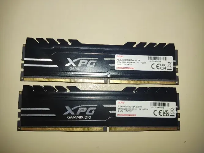 Kit 16GB RAM XPG Adata Gammix D10 DDR4 3200MHz (2x8GB)