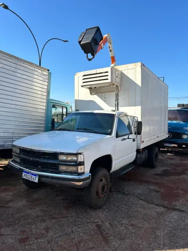 GMC 6/100 BAÚ REFRIGERADO - R$ 65.000