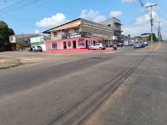 Vende-se : um prédio de canto, famoso ponto comercial da antiga farmacia Copéia.