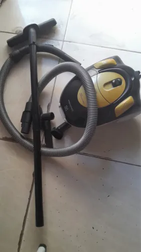 Aspirador de pó e água 