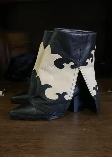 Bota Arezzo de Couro Cano Médio Western Georgia Tam:35
