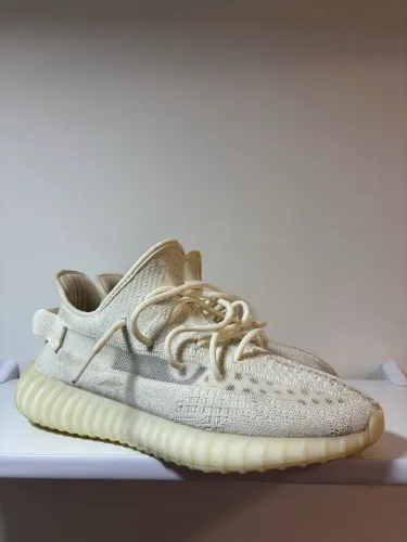 YEEZY TRIPLE WHITE