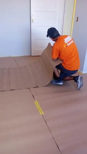 Pintor profissional e instalador de drywall.