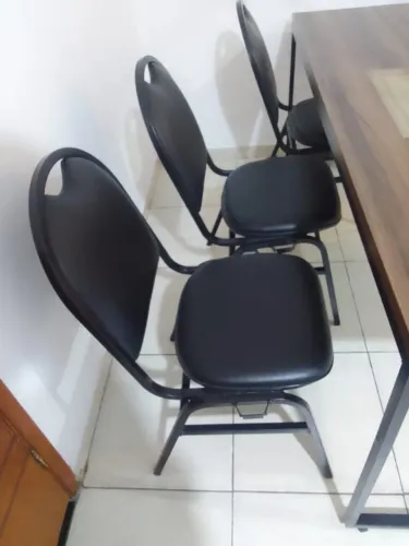 Mesa com cadeiras