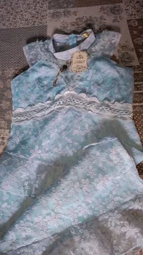 Vende-se vestido nunca usado .
