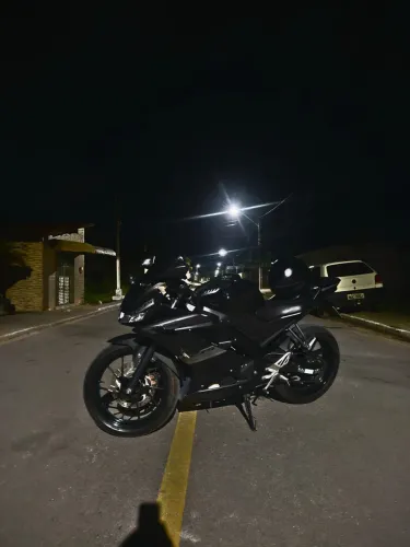 ? Yamaha R15 2024 à venda