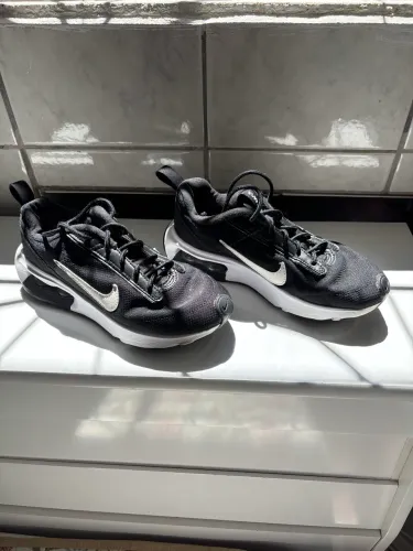 Tênis Nike Feminino(Tam. 34)