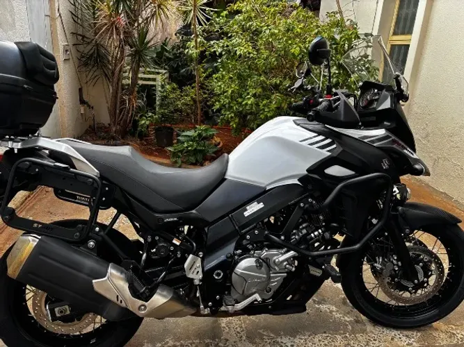 Vendo Vstrom 650 em estado de zero, manual e chave reserva! Linda *