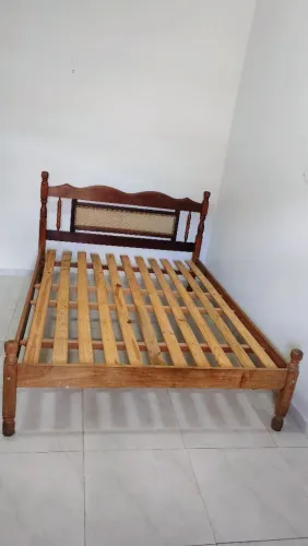 Cama Casal de madeira