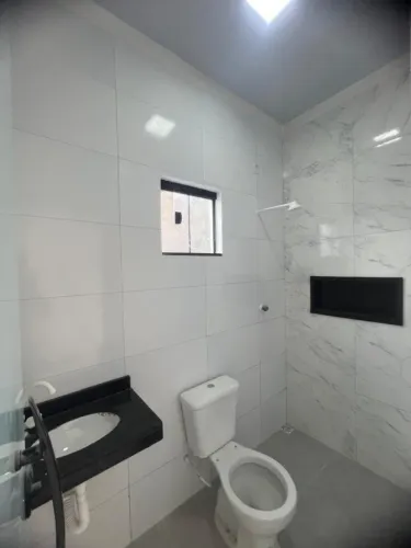 VENDO CASA NA VALLE JARDIM CASTANHAL COM SUITE.